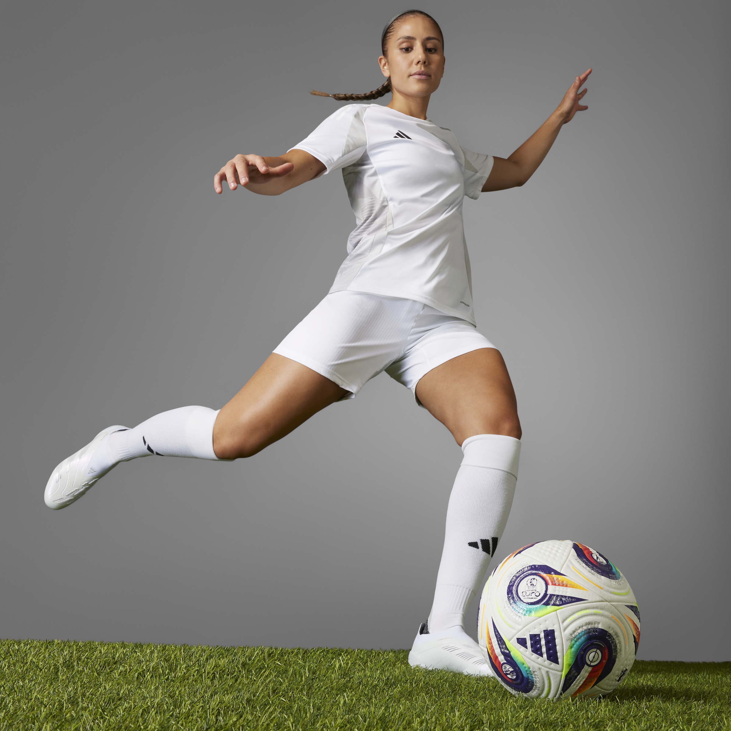 adidas Konektis Womens Euro 2025 Pro Spielball mit Geschenkbox